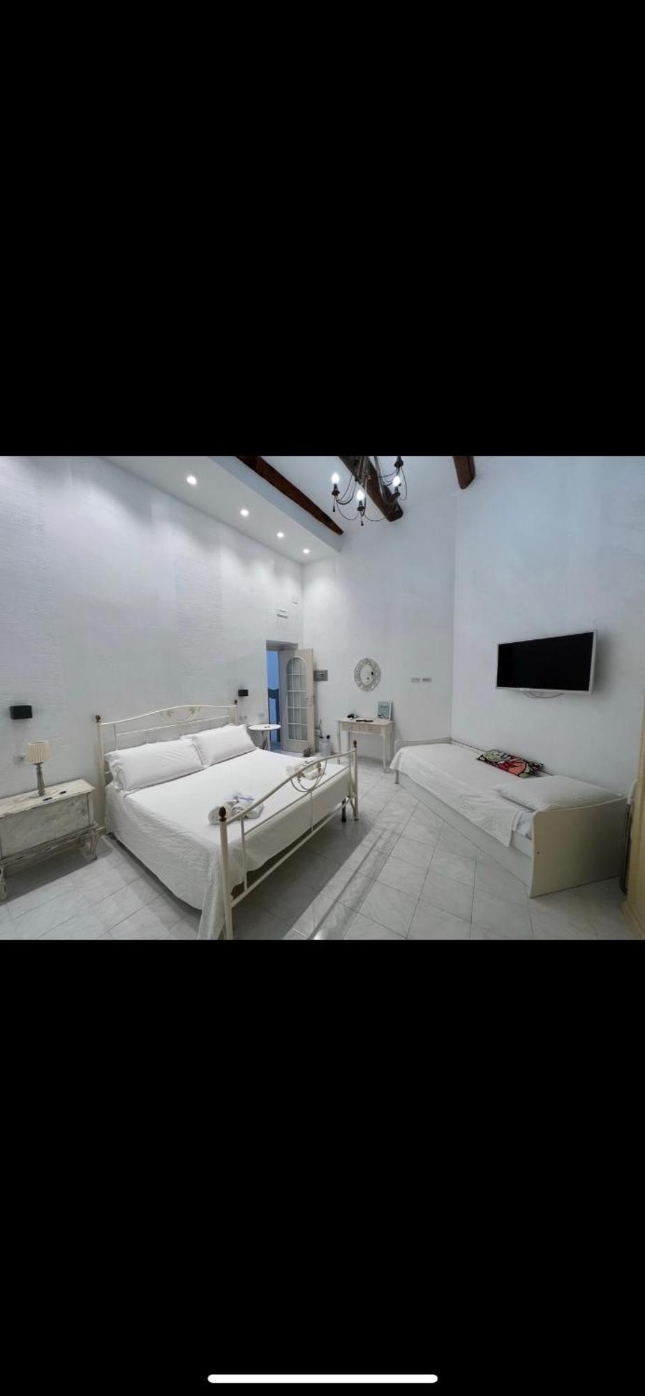Varriale House Parking Free Small Car เนเปิลส์ ภายนอก รูปภาพ